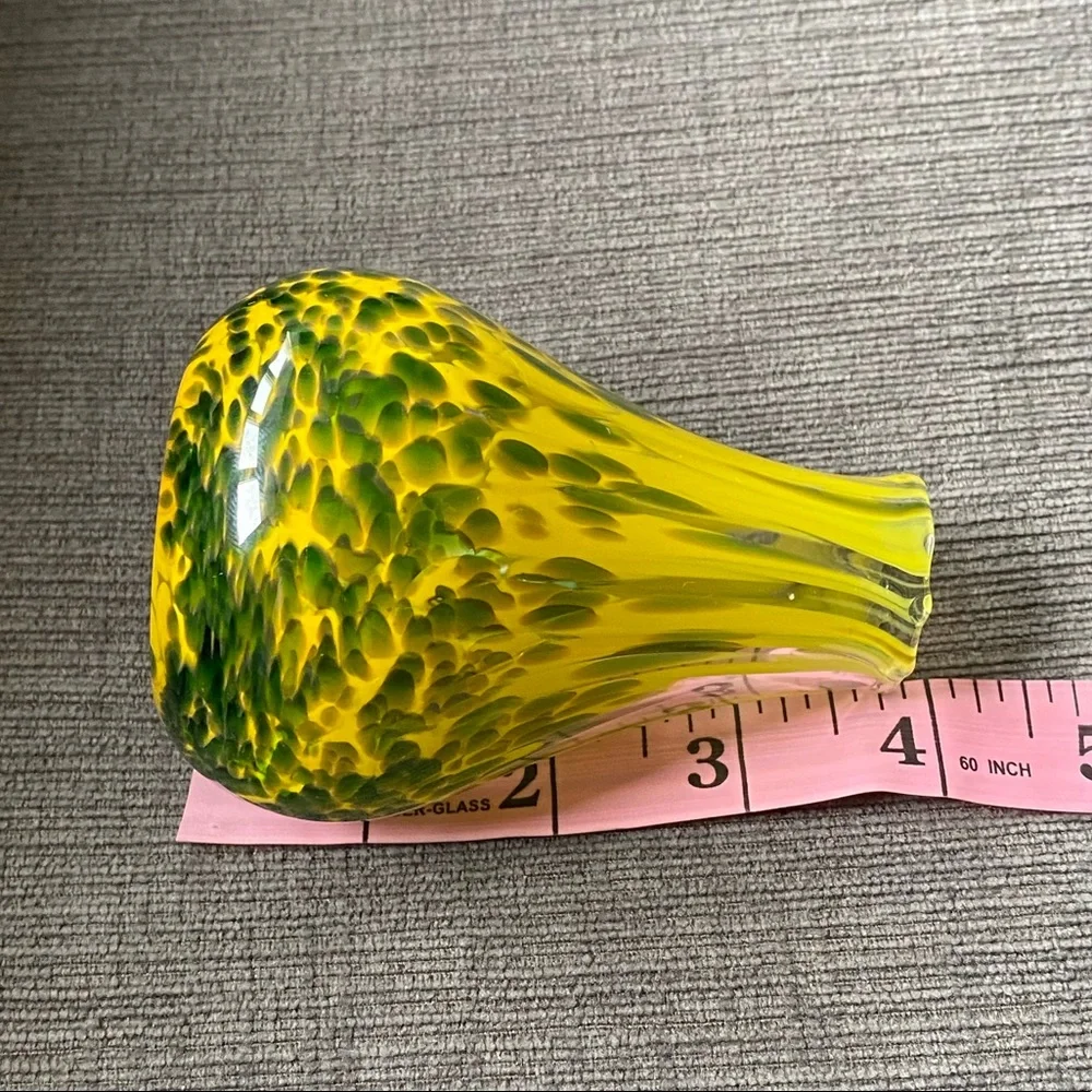 Vintage Yellow and Green Art Glass Vase - Picture 7 of 8